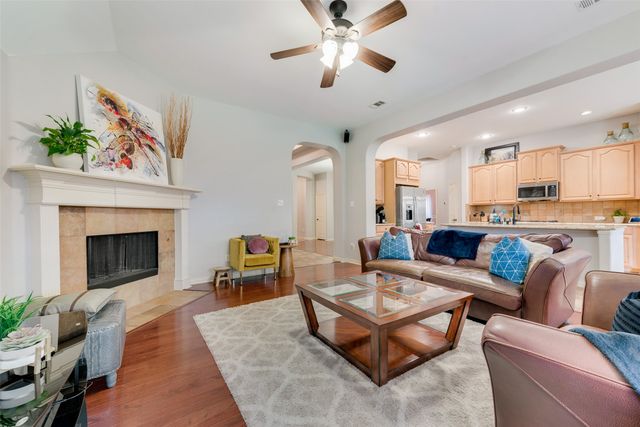 2723 Ponce De Leon, Grand Prairie, TX 75054