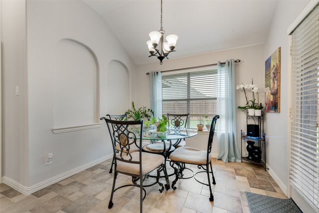 2723 Ponce De Leon, Grand Prairie, TX 75054