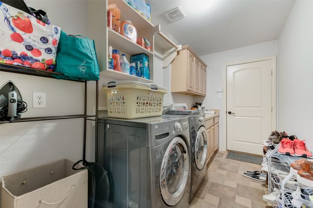 2723 Ponce De Leon, Grand Prairie, TX 75054
