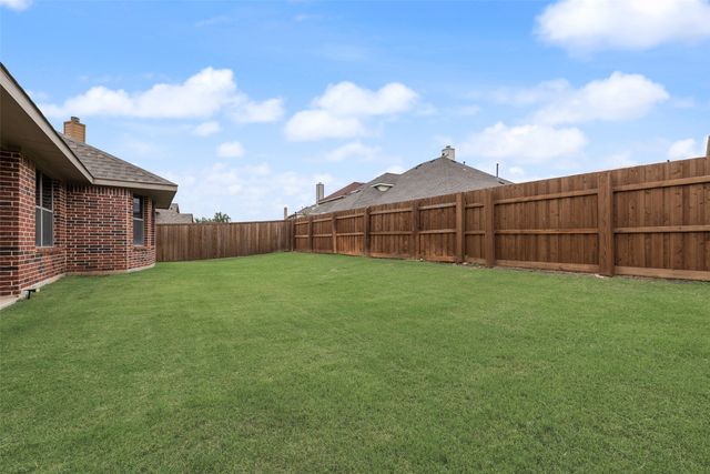 2723 Ponce De Leon, Grand Prairie, TX 75054
