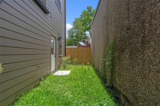 3510 Saltus Street, Houston, TX 77003