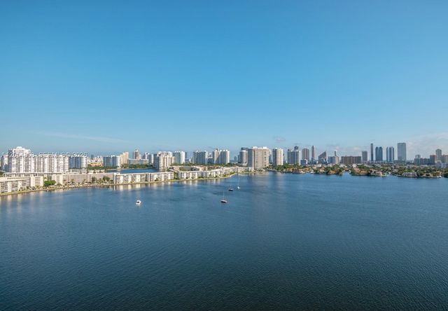 17301 Biscayne Blvd 1609, North Miami Beach, FL 33160