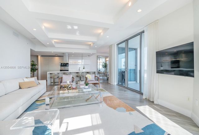 17301 Biscayne Blvd 1609, North Miami Beach, FL 33160
