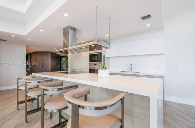 17301 Biscayne Blvd 1609, North Miami Beach, FL 33160