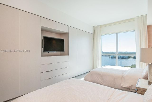 17301 Biscayne Blvd 1609, North Miami Beach, FL 33160