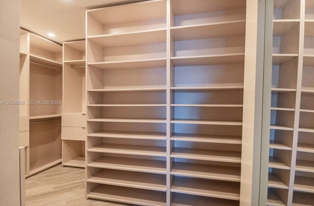 17301 Biscayne Blvd 1609, North Miami Beach, FL 33160