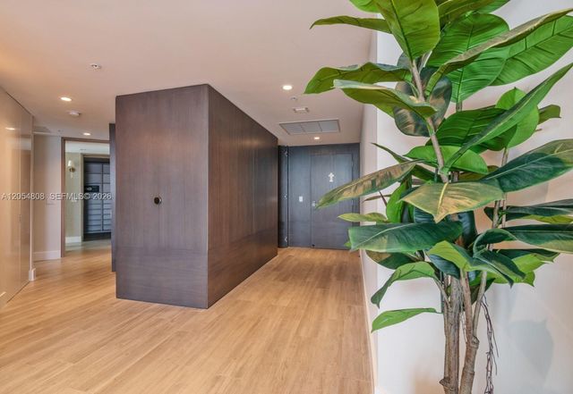 17301 Biscayne Blvd 1609, North Miami Beach, FL 33160