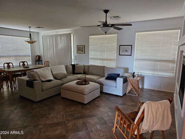 25111 S GOLFVIEW Drive, Sun Lakes, AZ 85248