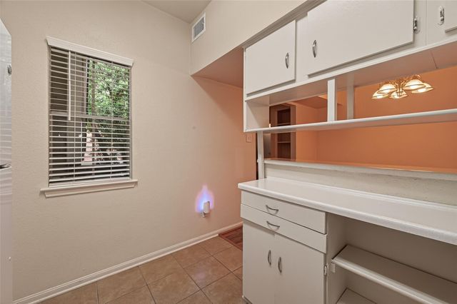 2100 Tanglewilde Street 596, Houston, TX 77063