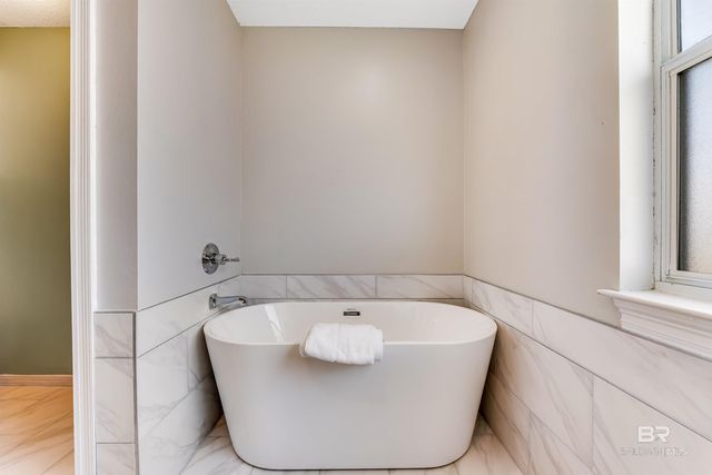 302 W 8th Street, Gulf Shores, AL 36542