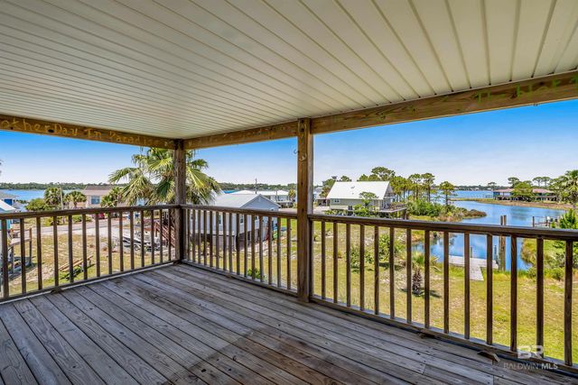 302 W 8th Street, Gulf Shores, AL 36542