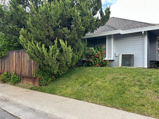 8320 Niessen Way, Fair Oaks, CA 95628