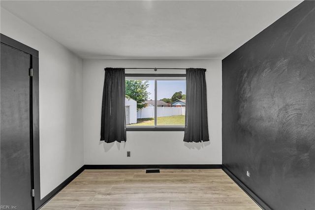 7 Lake Forest CT, Portsmouth, VA 23701
