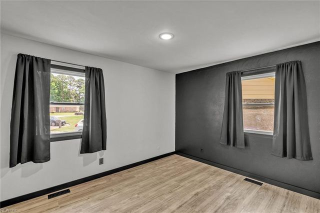 7 Lake Forest CT, Portsmouth, VA 23701