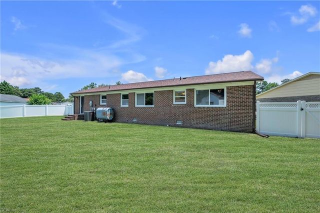7 Lake Forest CT, Portsmouth, VA 23701