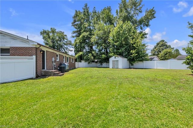 7 Lake Forest CT, Portsmouth, VA 23701
