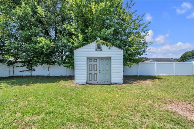 7 Lake Forest CT, Portsmouth, VA 23701