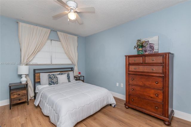 1750 NE 191st St 827-4, Miami, FL 33179