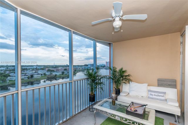 1750 NE 191st St 827-4, Miami, FL 33179