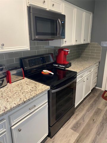 7821 Bateman Lane 7821, Houston, TX 77088