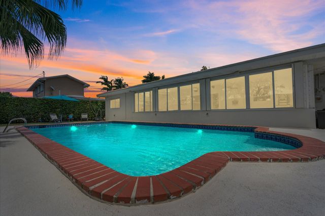8341 SW 14th Street, Miami, FL 33144