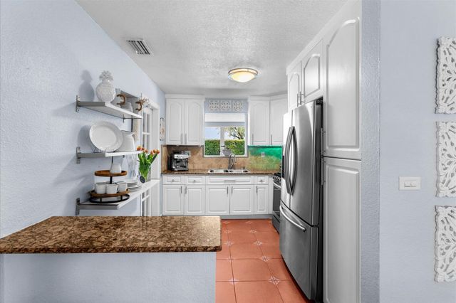8341 SW 14th Street, Miami, FL 33144