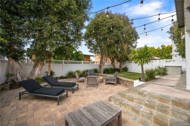 623 14th, Manhattan Beach, CA 90266