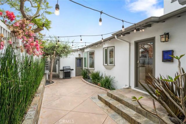 623 14th, Manhattan Beach, CA 90266