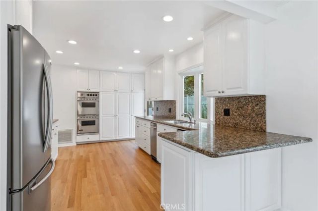 623 14th, Manhattan Beach, CA 90266