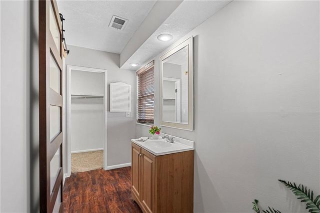 11007 W 90th Terrace, Overland Park, KS 66214