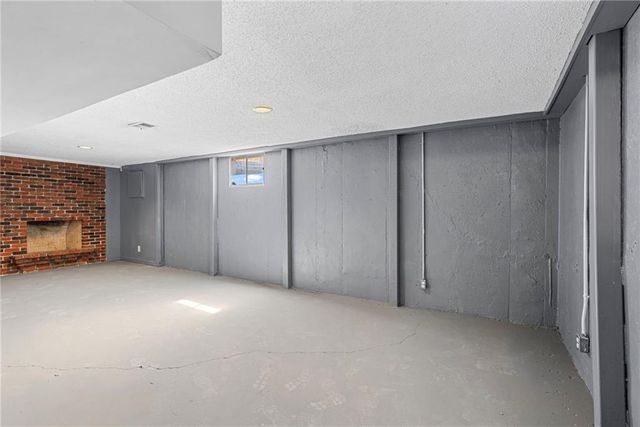 11007 W 90th Terrace, Overland Park, KS 66214