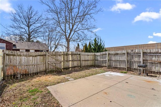 11007 W 90th Terrace, Overland Park, KS 66214