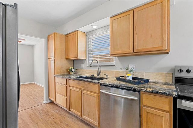 11007 W 90th Terrace, Overland Park, KS 66214