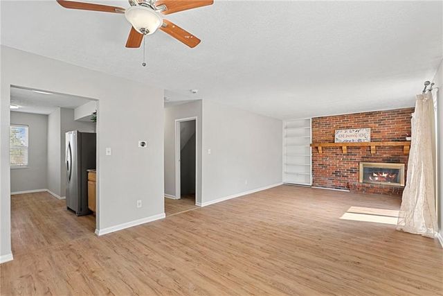 11007 W 90th Terrace, Overland Park, KS 66214