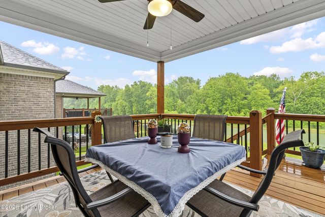 3035 Bridlewood Ln, New Albany, IN 47150