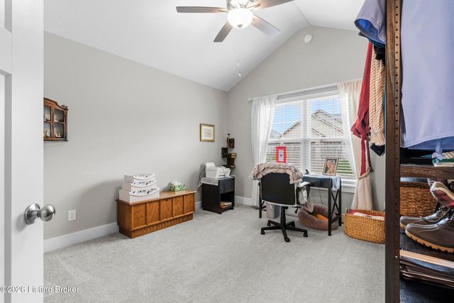 3035 Bridlewood Ln, New Albany, IN 47150