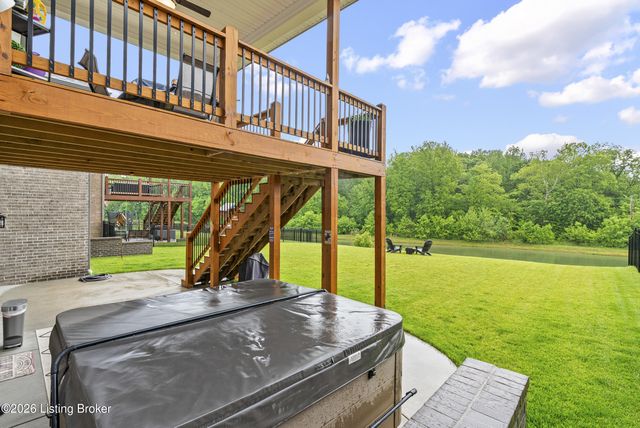 3035 Bridlewood Ln, New Albany, IN 47150