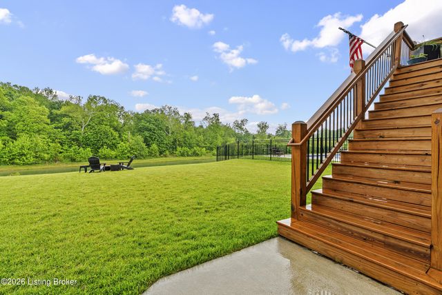 3035 Bridlewood Ln, New Albany, IN 47150