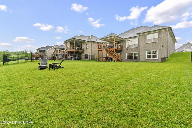3035 Bridlewood Ln, New Albany, IN 47150