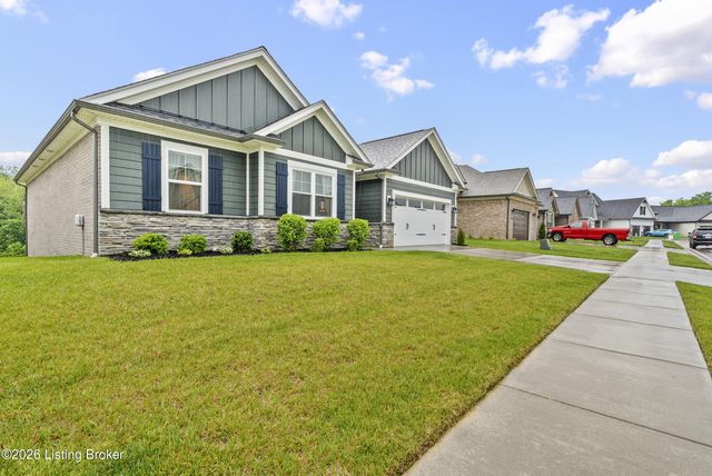 3035 Bridlewood Ln, New Albany, IN 47150