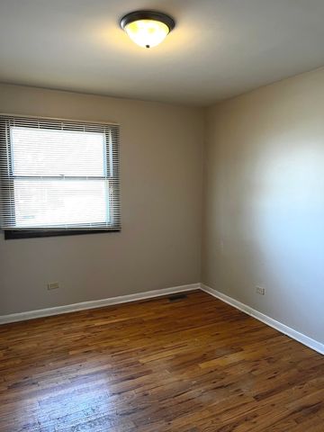 1 E 164th Street, South Holland, IL 60473