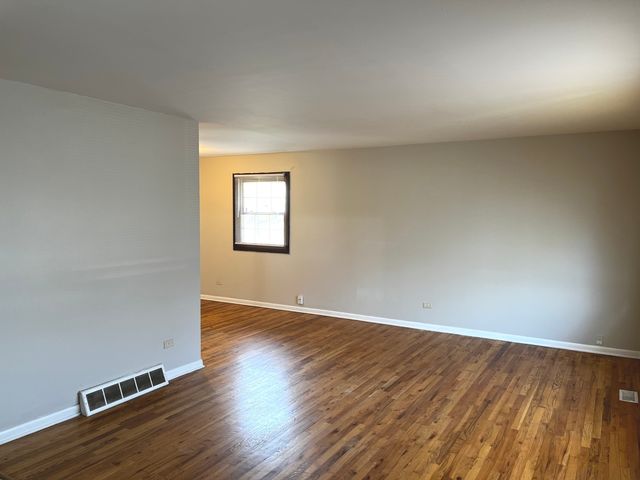 1 E 164th Street, South Holland, IL 60473