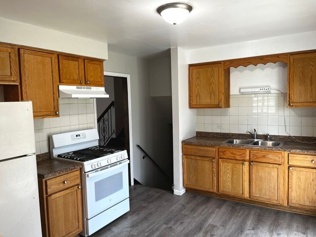 1 E 164th Street, South Holland, IL 60473