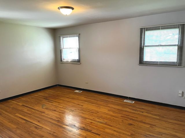 1 E 164th Street, South Holland, IL 60473