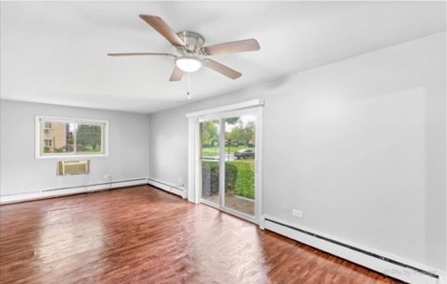 1050 N Wheeling Road 2A, Mount Prospect, IL 60056