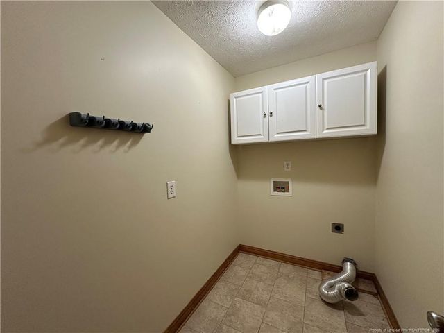 1935 Sunshine Court, Hope Mills, NC 28348