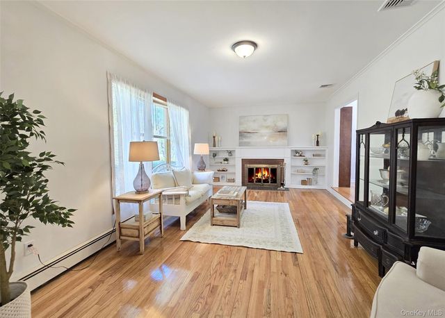 102 McConnell Avenue, Bayport, NY 11705