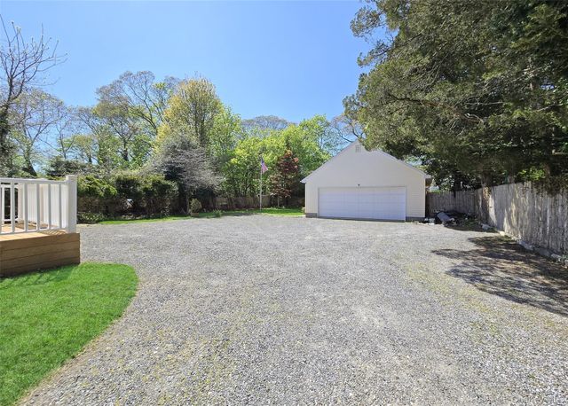 102 McConnell Avenue, Bayport, NY 11705