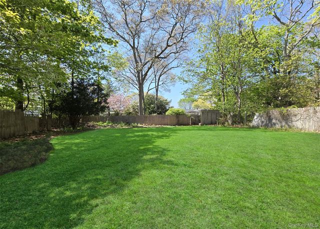 102 McConnell Avenue, Bayport, NY 11705