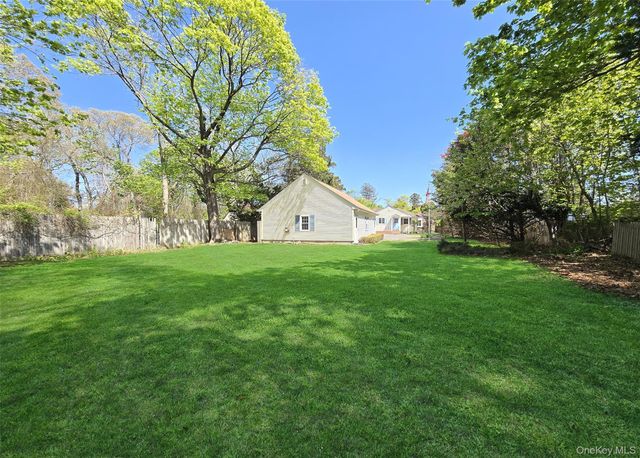 102 McConnell Avenue, Bayport, NY 11705